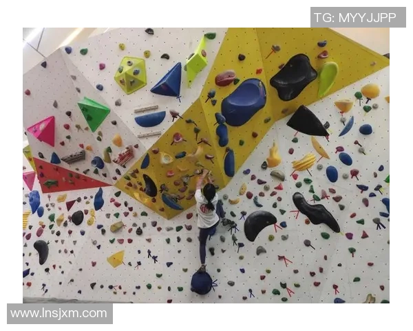 攀岩深度探索杭州攀岩队的防反策略与训练技巧揭秘