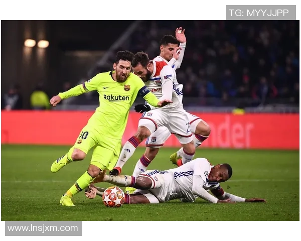 梅西神迹再现！巴黎圣日耳曼压哨绝杀拜仁慕尼黑，勇闯欧冠八强