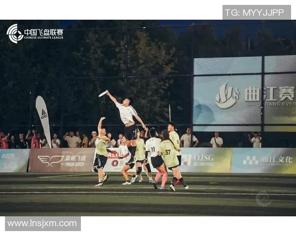 武汉飞盘队勇闯攀岩联赛展现逆袭精神与团队力量